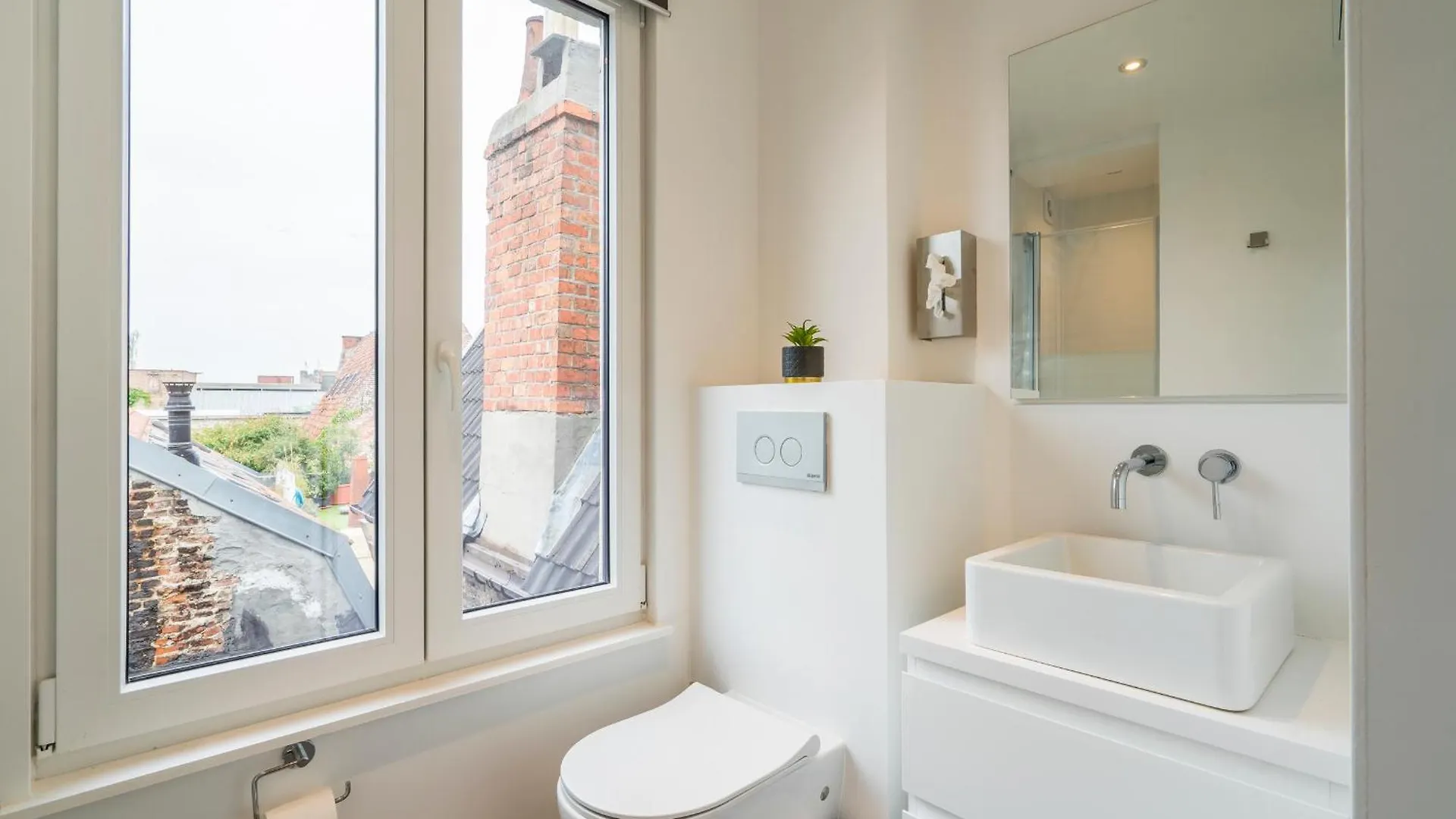 Prime Ghent Location, Stylish Duplex, 5Pax Apartment Belgium