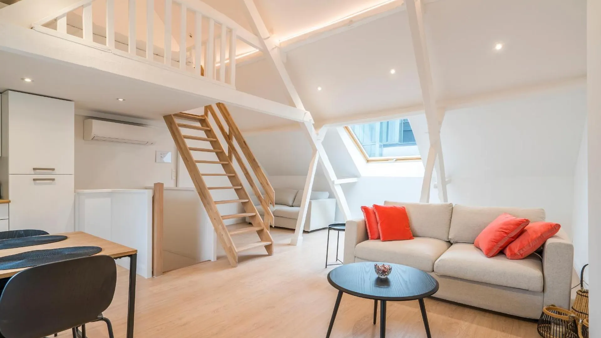 Prime Ghent Location, Stylish Duplex, 5Pax Apartment 0*,  Belgium