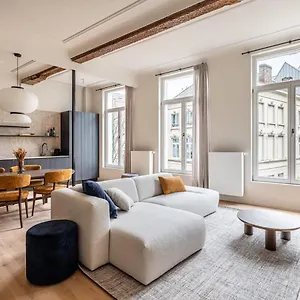 Huswell - Stylishly Renovated With View Appartement